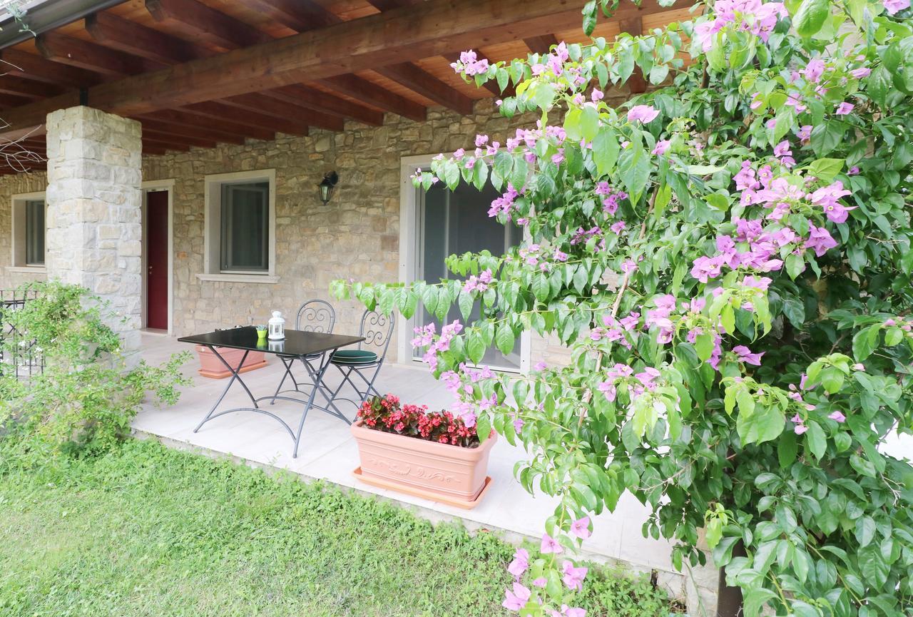 La Cascata Negli Ulivi Bed & Breakfast Toscolano Maderno Exterior photo
