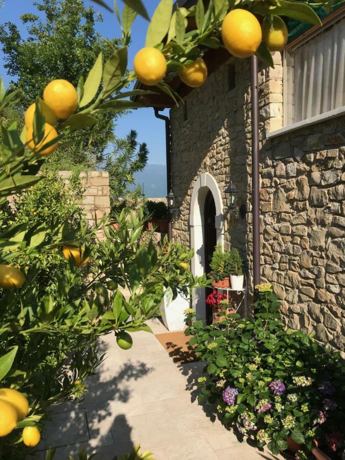 La Cascata Negli Ulivi Bed & Breakfast Toscolano Maderno Exterior photo